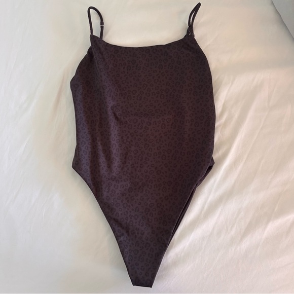 Duvin Black Cheetah One Piece Size Medium Cheeky Low Back Swim Bodysuit - Picture 3 of 8